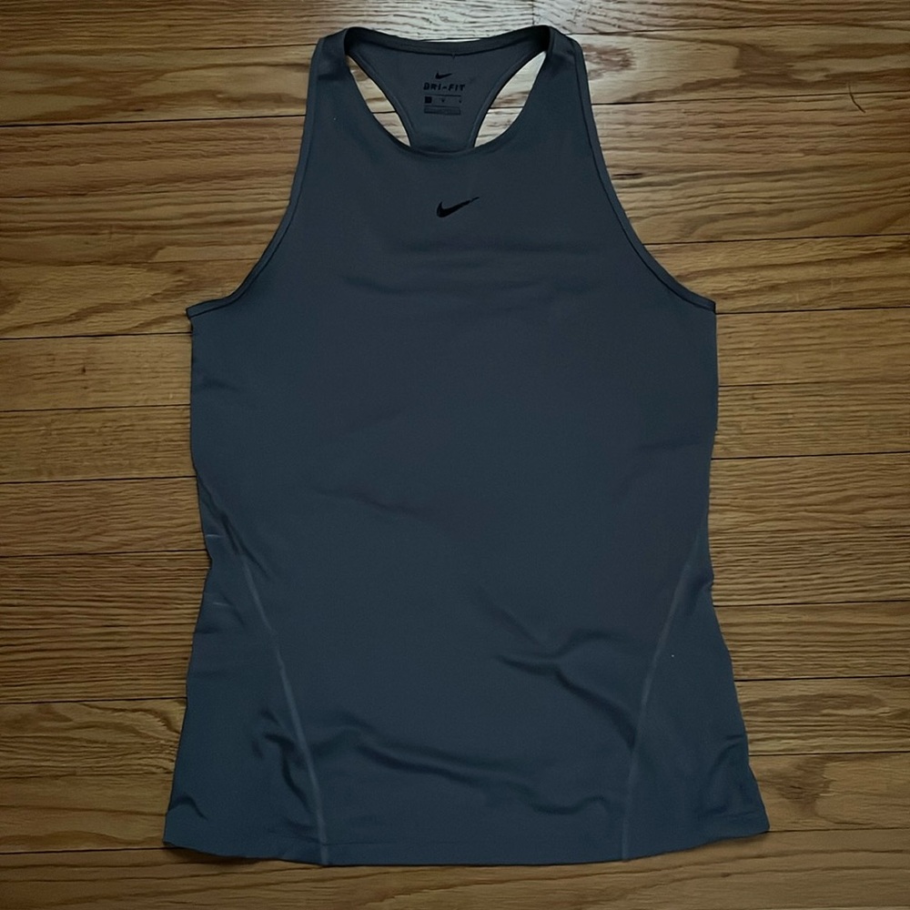 Nike women’s tank top